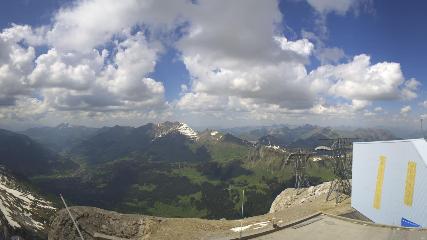 Glacier 3000: Cabane 2525m (glacier3000.ch)