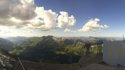 Glacier 3000: Cabane 2525m (glacier3000.ch)