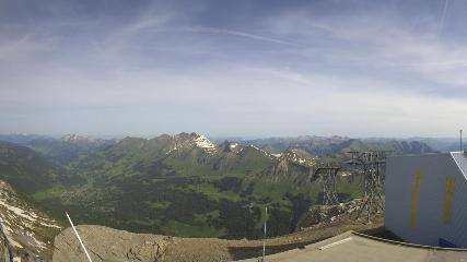 Glacier 3000: Cabane 2525m (glacier3000.ch)