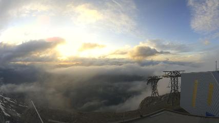 Glacier 3000: Cabane 2525m (glacier3000.ch)