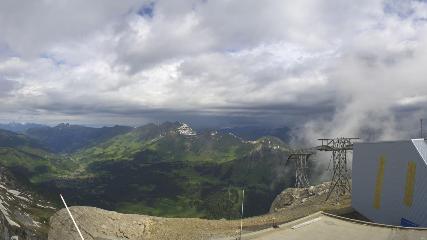 Glacier 3000: Cabane 2525m (glacier3000.ch)
