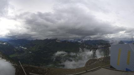 Glacier 3000: Cabane 2525m (glacier3000.ch)