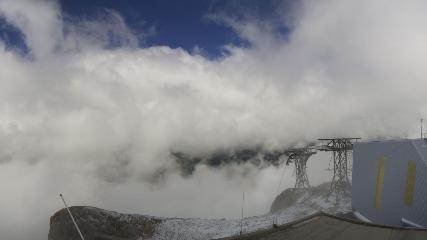 Glacier 3000: Cabane 2525m (glacier3000.ch)