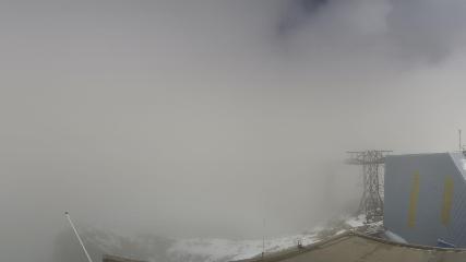Glacier 3000: Cabane 2525m (glacier3000.ch)