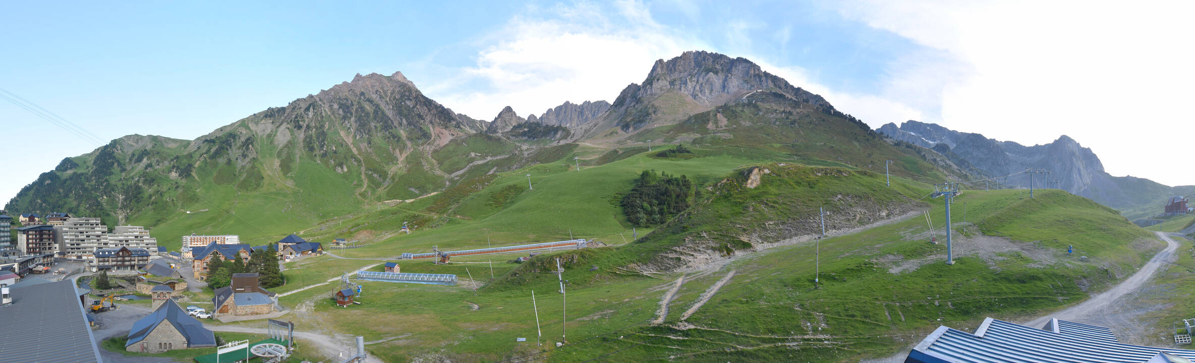 Webcam Grand Tourmalet: La mongie village - 1750m