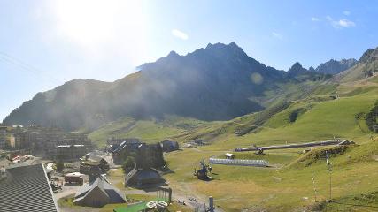 Grand Tourmalet: La mongie village - 1750m (skaping.com)
