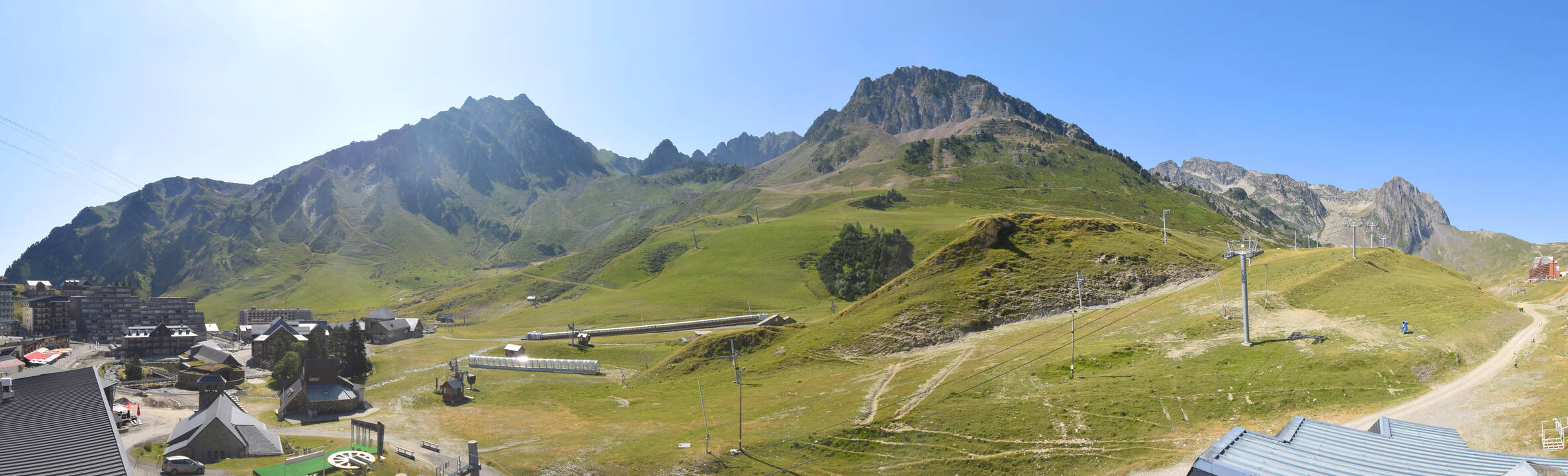 Webcam Grand Tourmalet: La mongie village - 1750m