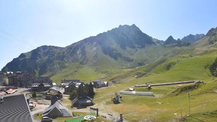 Grand Tourmalet: La mongie village - 1750m (skaping.com)