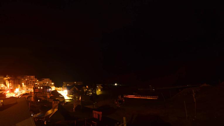 Webcam Grand Tourmalet: La mongie village - 1750m