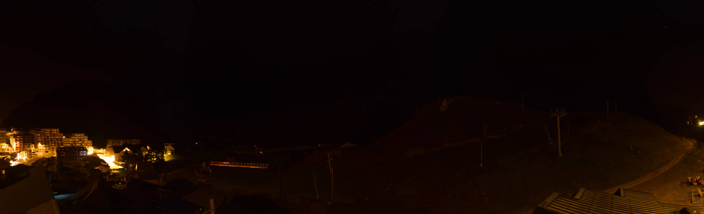 Webcam Grand Tourmalet: La mongie village - 1750m