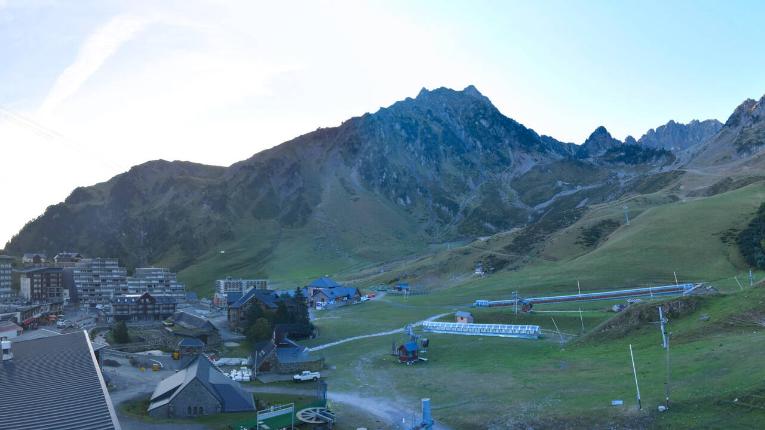 Webcam Grand Tourmalet: La mongie village - 1750m