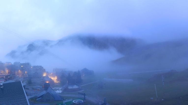 Webcam Grand Tourmalet: La mongie village - 1750m