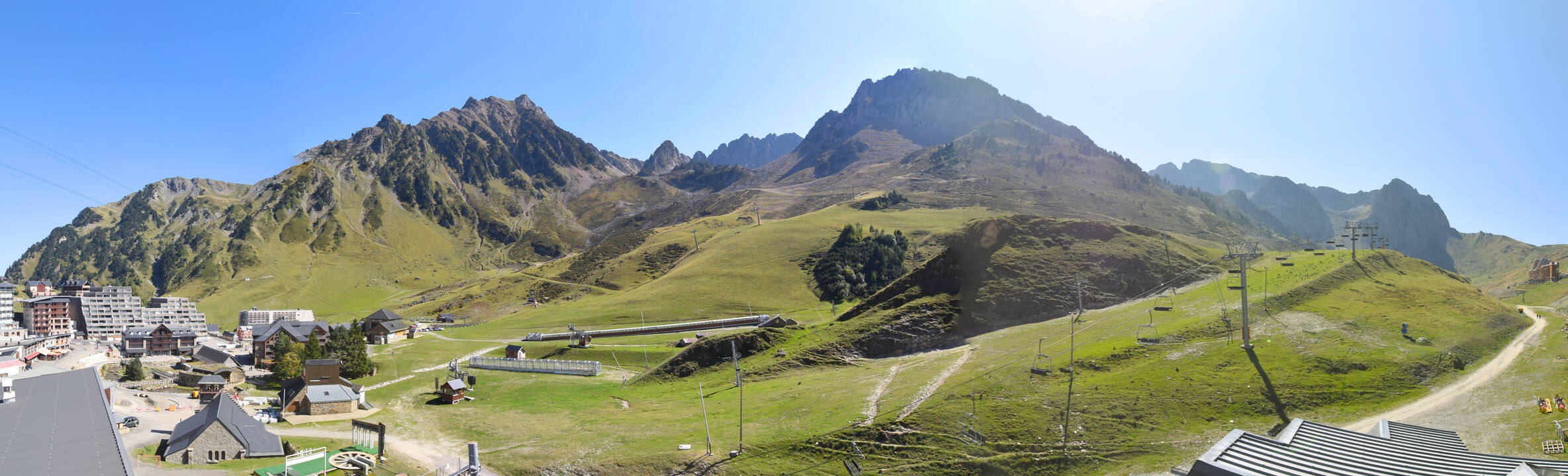 Webcam Grand Tourmalet: La mongie village - 1750m