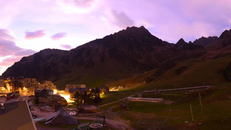 Webcam Grand Tourmalet: La mongie village - 1750m