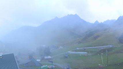 Grand Tourmalet: La mongie village - 1750m (skaping.com)