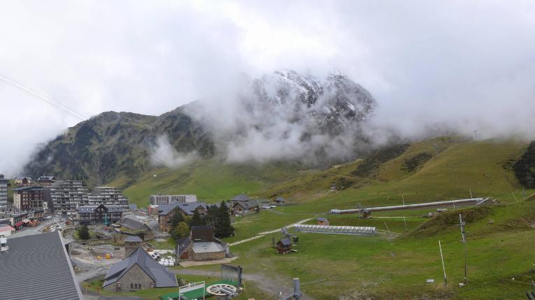 Webcam Grand Tourmalet: La mongie village - 1750m