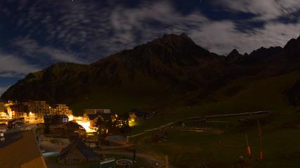 Grand Tourmalet: La mongie village - 1750m (skaping.com)