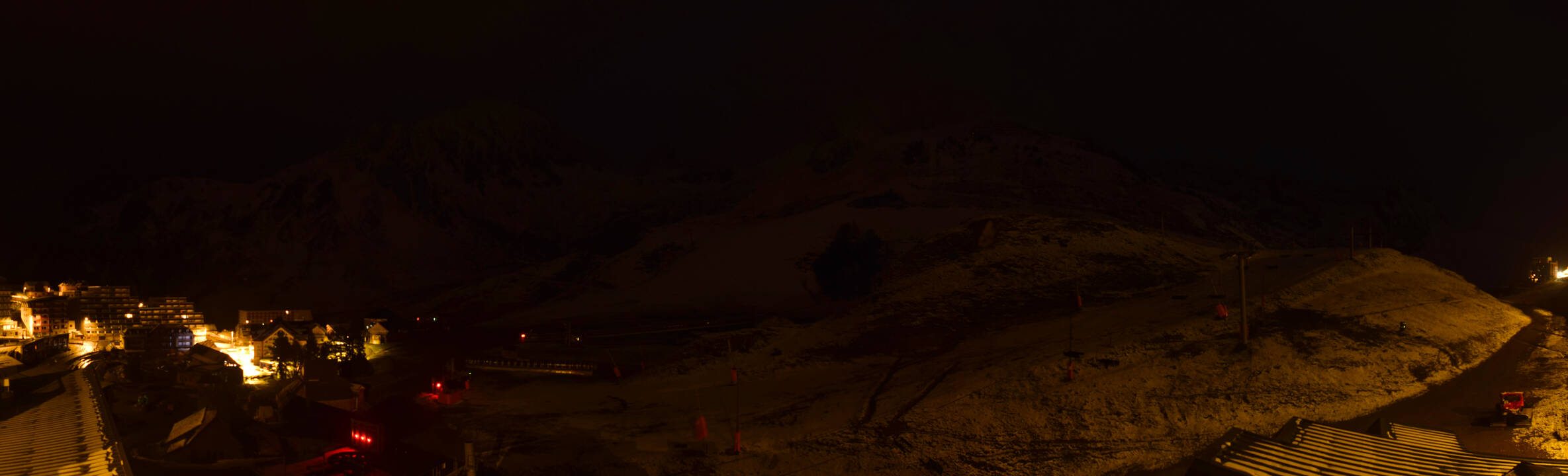 Webcam Grand Tourmalet: La mongie village - 1750m