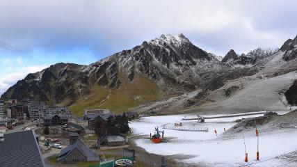 Grand Tourmalet: La mongie village - 1750m (skaping.com)