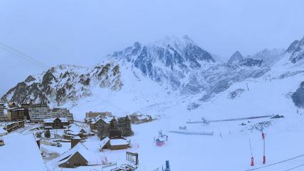 Grand Tourmalet: La mongie village - 1750m (skaping.com)