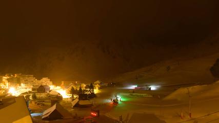 Grand Tourmalet: La mongie village - 1750m (skaping.com)