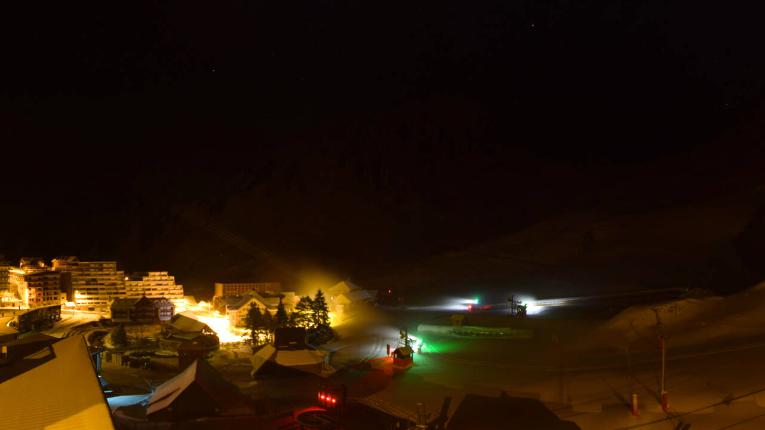 Webcam Grand Tourmalet: La mongie village - 1750m