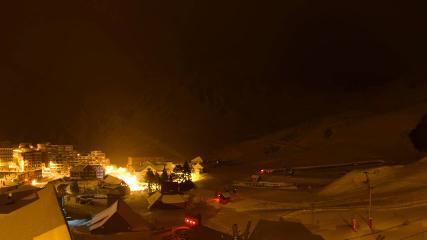 Grand Tourmalet: La mongie village - 1750m (skaping.com)