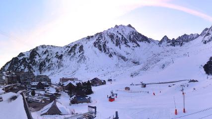 Grand Tourmalet: La mongie village - 1750m (skaping.com)