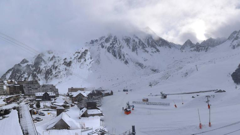 Webcam Grand Tourmalet: La mongie village - 1750m