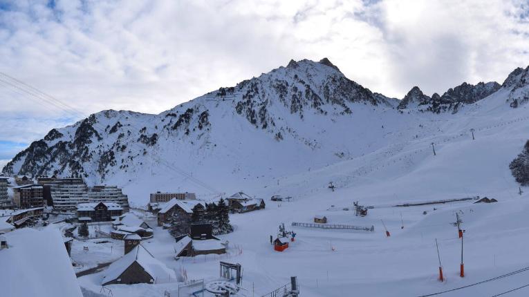 Webcam Grand Tourmalet: La mongie village - 1750m