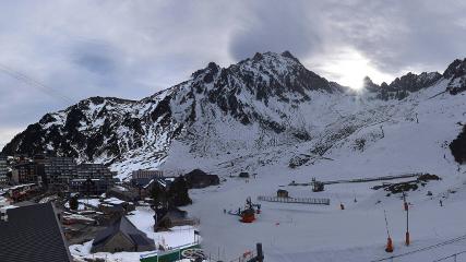 Grand Tourmalet: La mongie village - 1750m (skaping.com)