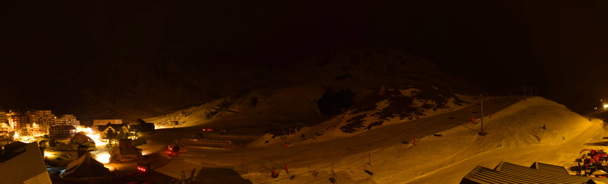 Webcam Grand Tourmalet: La mongie village - 1750m