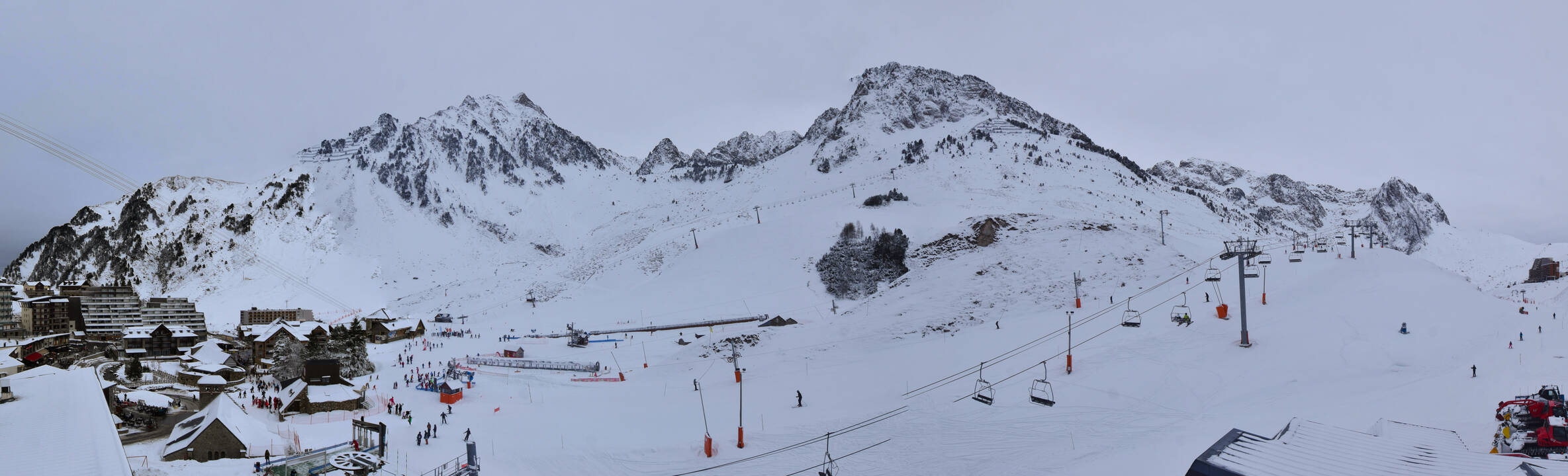 Webcam Grand Tourmalet: La mongie village - 1750m