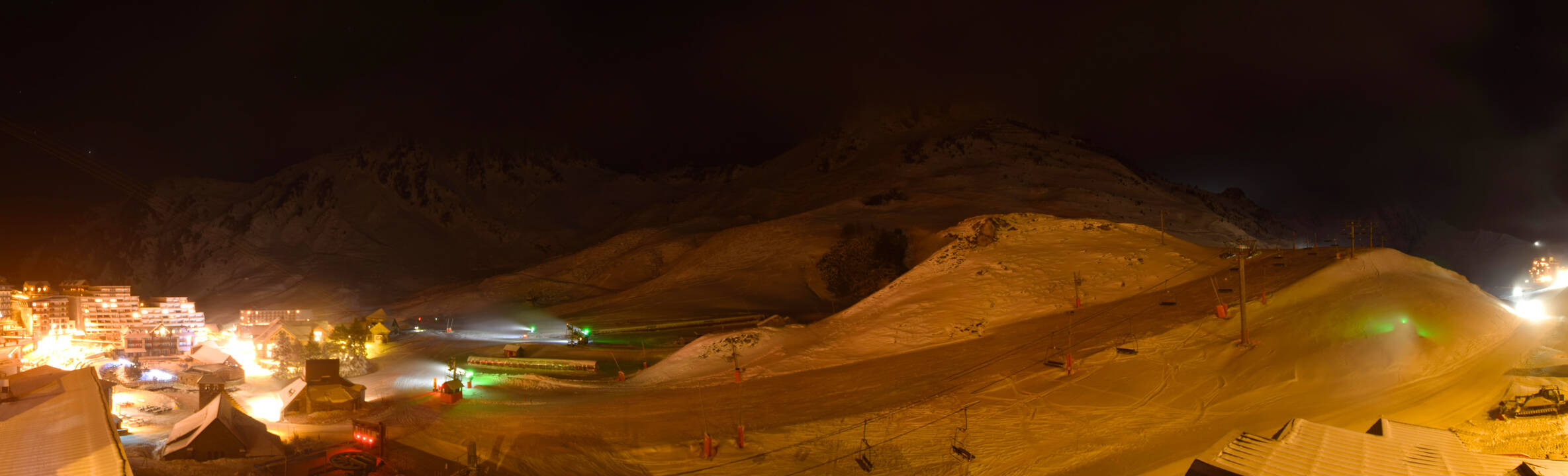 Webcam Grand Tourmalet: La mongie village - 1750m