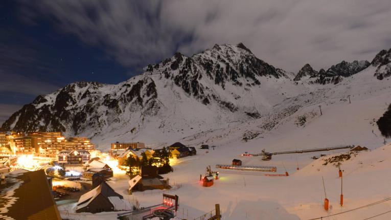 Webcam Grand Tourmalet: La mongie village - 1750m