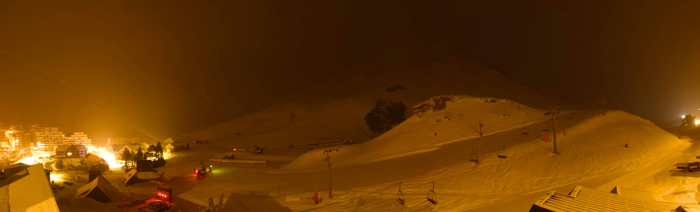 Webcam Grand Tourmalet: La mongie village - 1750m