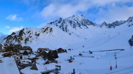 Grand Tourmalet: La mongie village - 1750m (skaping.com)