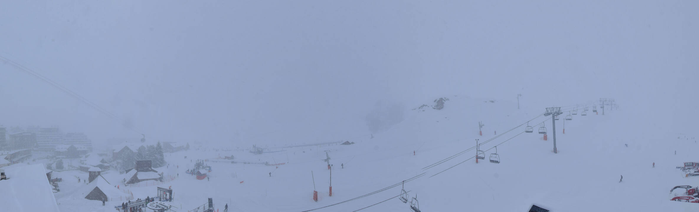 Webcam Grand Tourmalet: La mongie village - 1750m