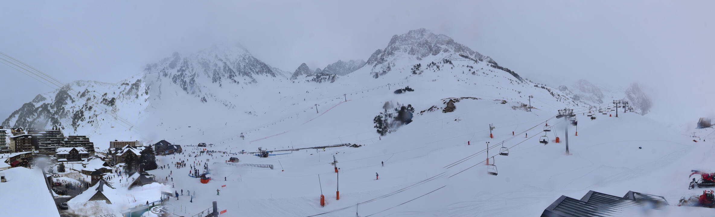 Webcam Grand Tourmalet: La mongie village - 1750m