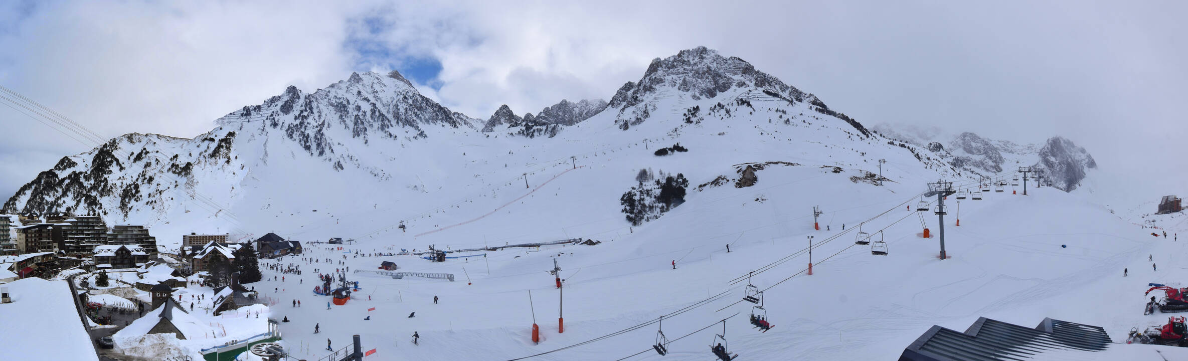 Webcam Grand Tourmalet: La mongie village - 1750m