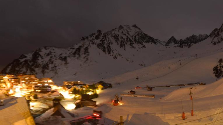 Webcam Grand Tourmalet: La mongie village - 1750m
