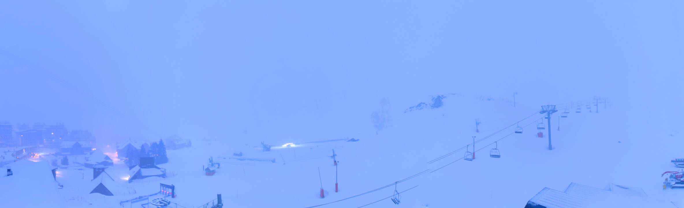 Webcam Grand Tourmalet: La mongie village - 1750m