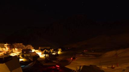 Grand Tourmalet: La mongie village - 1750m (skaping.com)