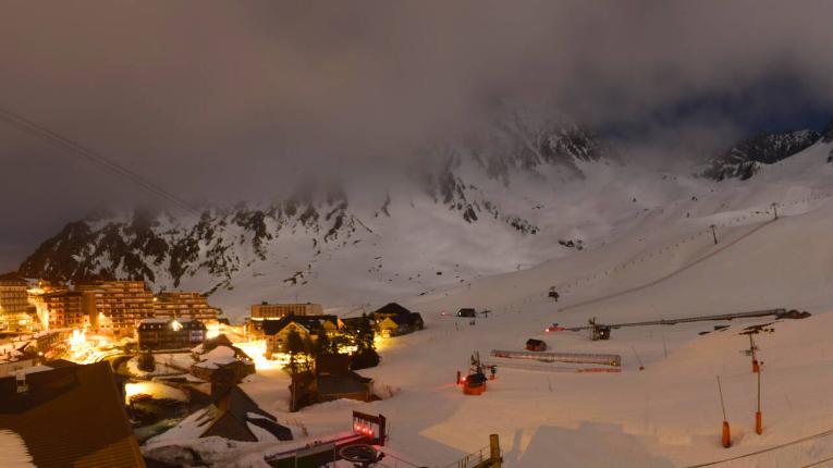 Webcam Grand Tourmalet: La mongie village - 1750m