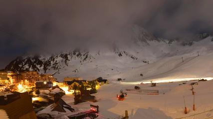 Grand Tourmalet: La mongie village - 1750m (skaping.com)