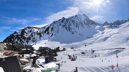 Grand Tourmalet: La mongie village - 1750m (skaping.com)
