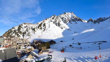 Grand Tourmalet: La mongie village - 1750m (skaping.com)