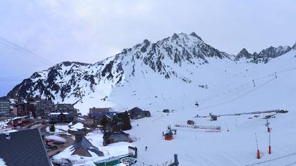 Grand Tourmalet: La mongie village - 1750m (skaping.com)