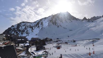 Grand Tourmalet: La mongie village - 1750m (skaping.com)