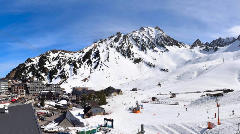 Webcam Grand Tourmalet: La mongie village - 1750m